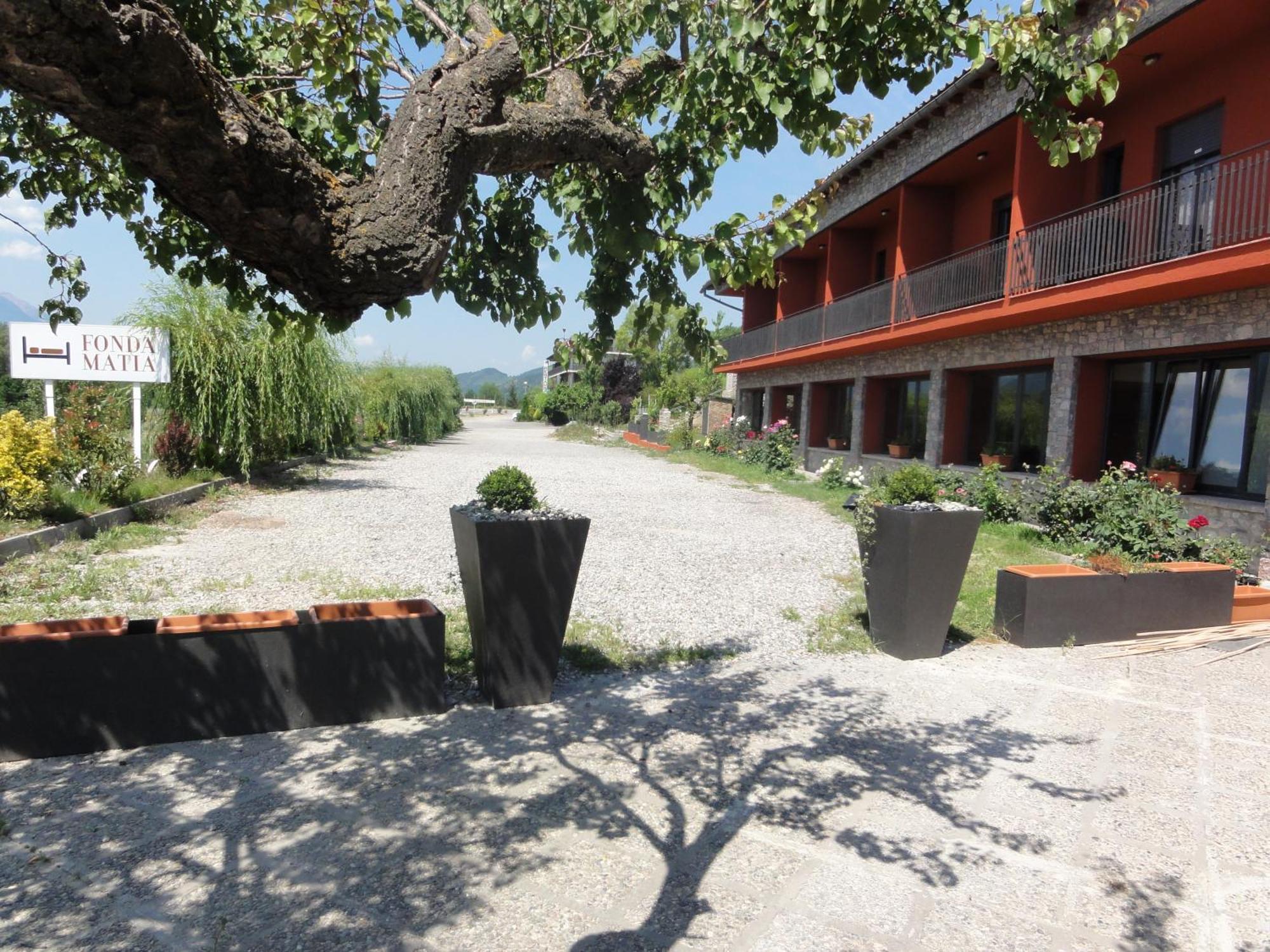 Fonda Matia Hotel Bellver De Cerdanya Ngoại thất bức ảnh