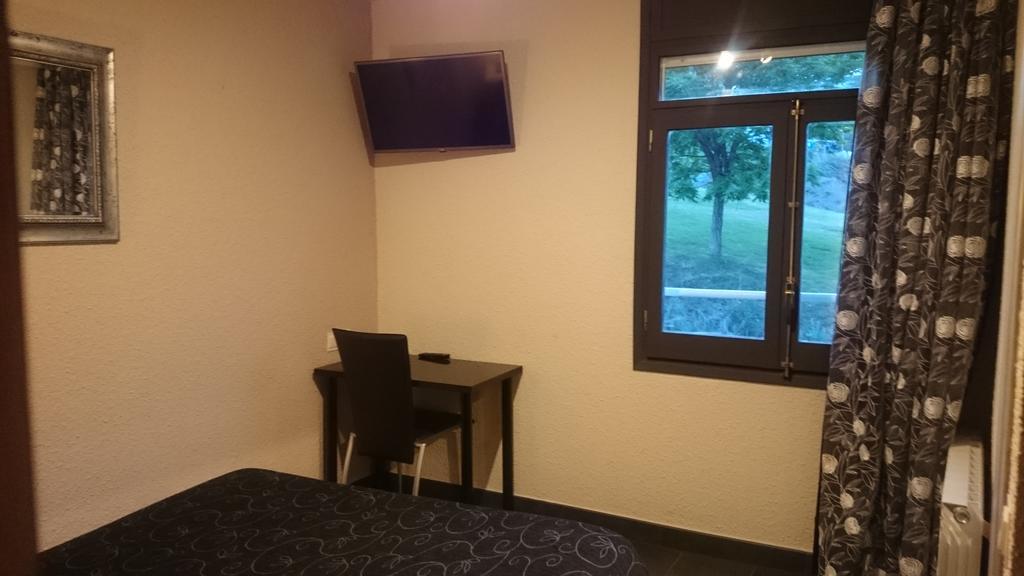 Fonda Matia Hotel Bellver De Cerdanya Ngoại thất bức ảnh